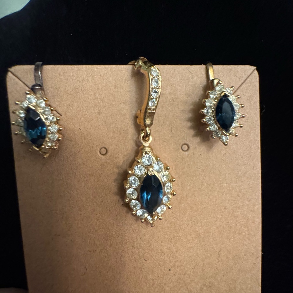 Vintage Roman Gold Tone Blue (sapphire?) Clear Gemstone Earrings and Pendant Set